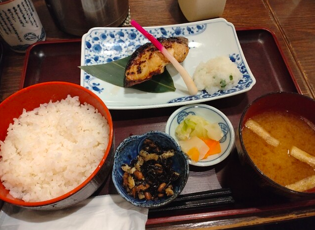 銀ダラの黄金みりん干し定食
