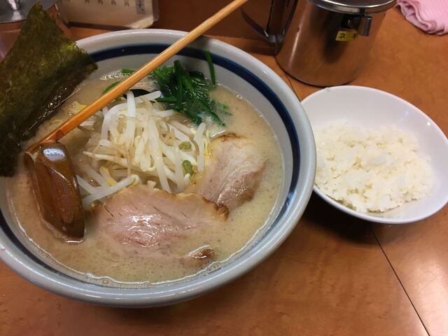 皮付き背脂入りラーメン
