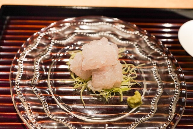 鱧の皮目炙り