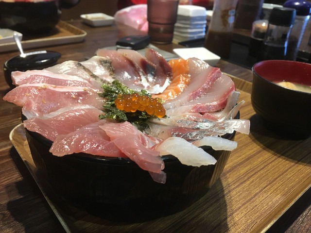 スペシャル丼