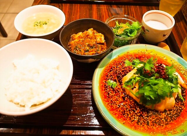 【名物】よだれ鶏ランチ&ミニ麻婆豆腐