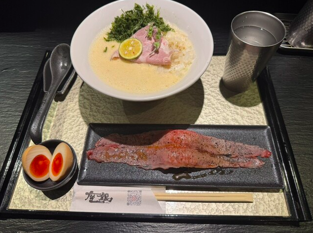あん肝白湯+燻製玉子+肉寿司
