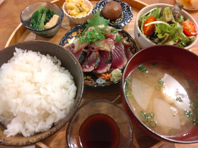 日替わり定食(カツオのたたき)