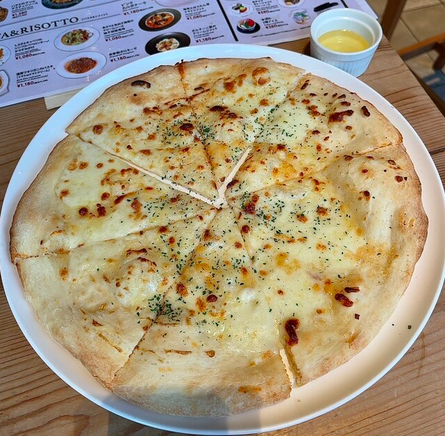 クワトロフォルマッジ ハチミツ添え