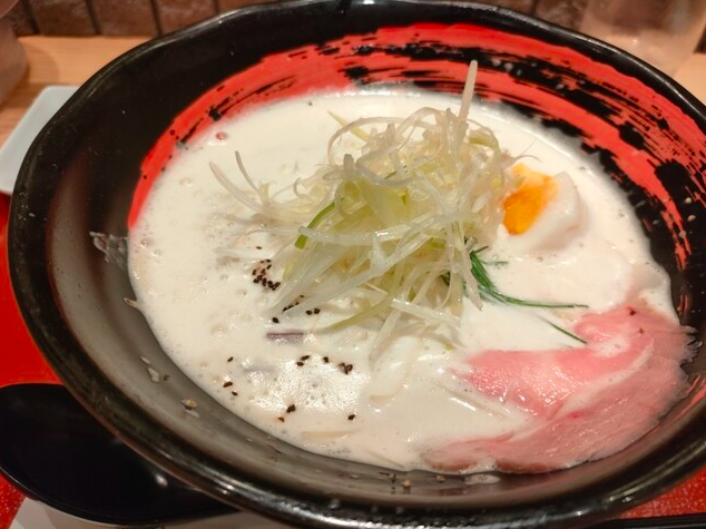 鶏白湯ラーメン