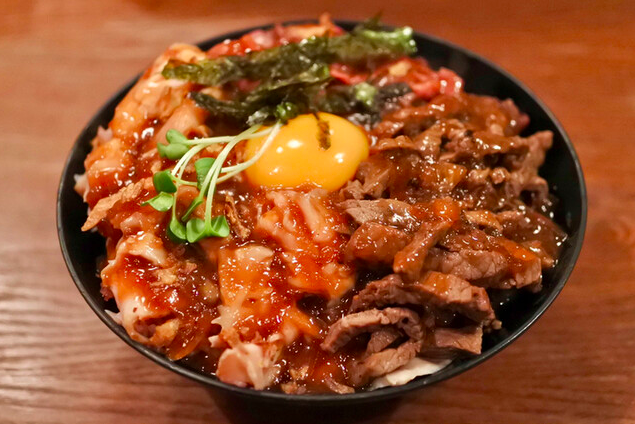 【名物】三種盛り肉丼