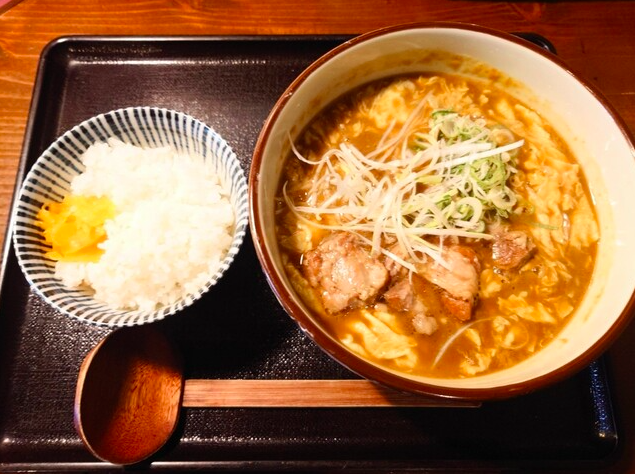 八風うどんのセット