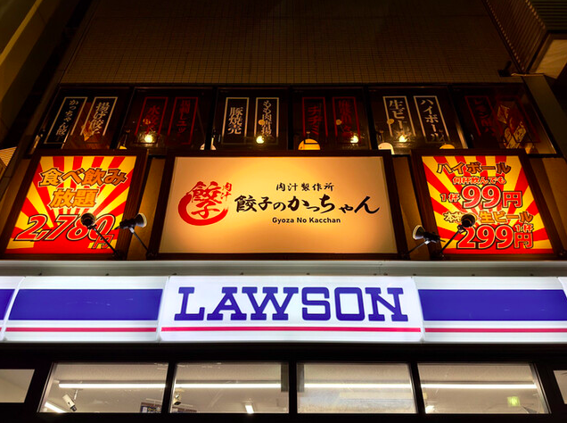 【餃子のかっちゃん 堺東店】レトロな雰囲気で餃子とビールが止まらない