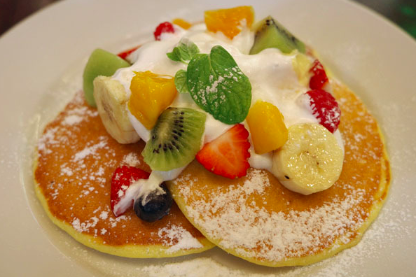 フルーツパンケーキ