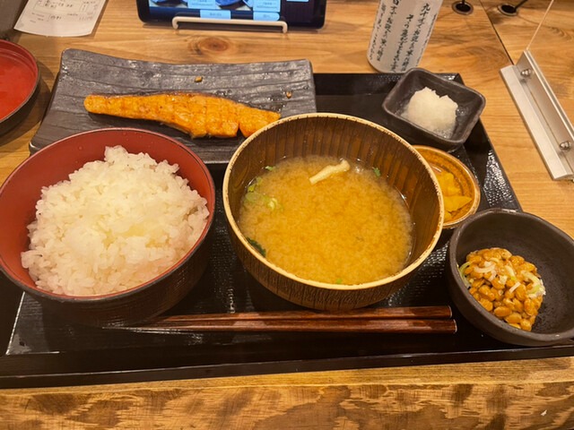 銀鮭の塩焼き定食