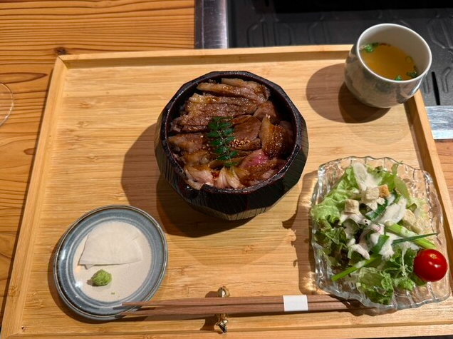 ロースステーキ重