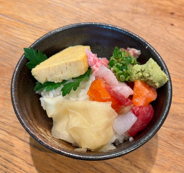 〆のまかない海鮮丼