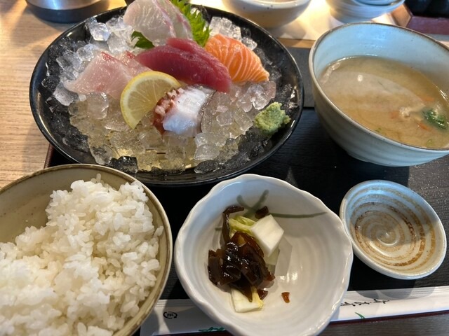 お刺身定食