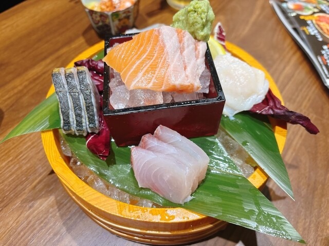 刺身の盛り合わせ