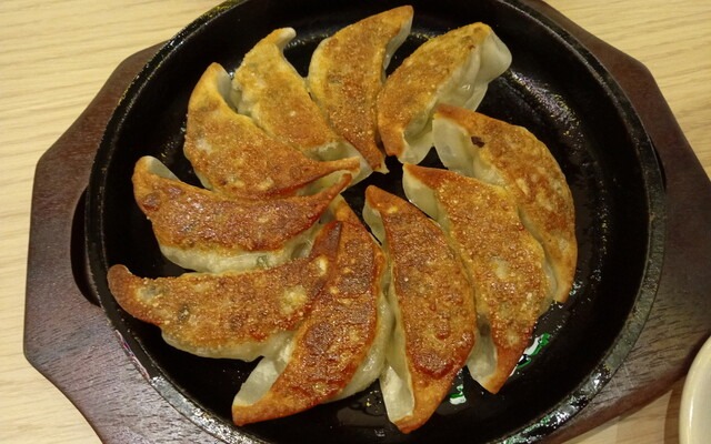 鉄鍋餃子
