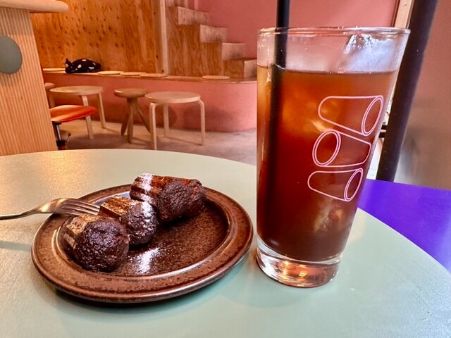 アイスコーヒー&カヌレ