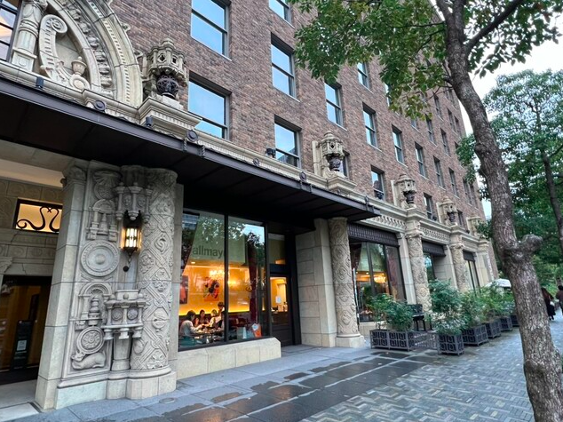 【Cafe AMADEUS STORY】プレッツェルとソーセージに心ほどけるカフェ時間