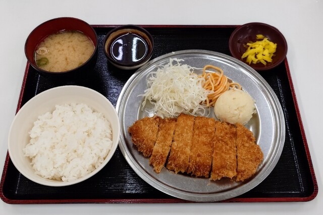 ロースカツ定食