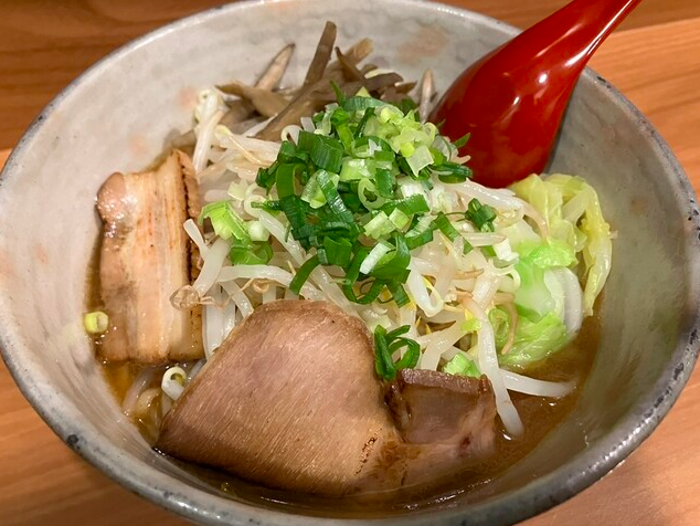 ときまる醤油らーめん 野菜増し