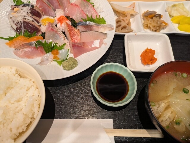 たっぷり刺身盛定食