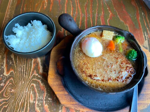 【名物】煮込みスープハンバーグ
