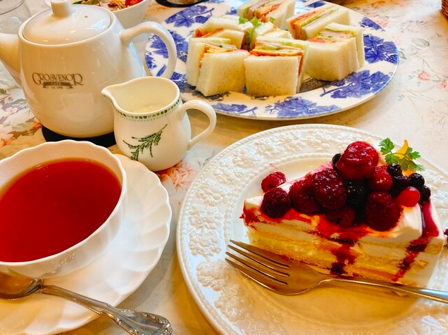 ミルクティーとケーキ