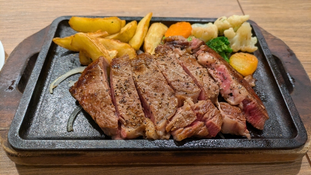 リブアイロースステーキ