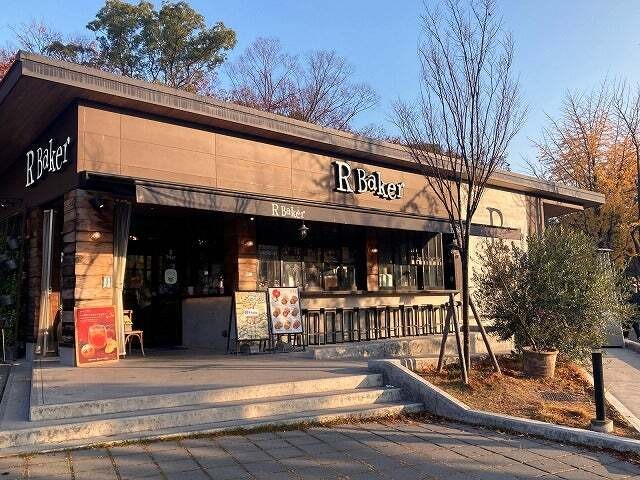 【R Baker 大阪城公園店】観光とピクニックに便利◎米粉クロワッサンが人気のベーカリー