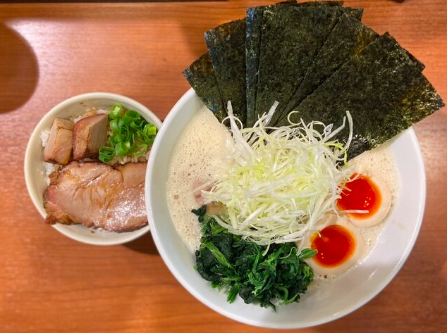 鶏スペシャル+吊し焼きミニ丼