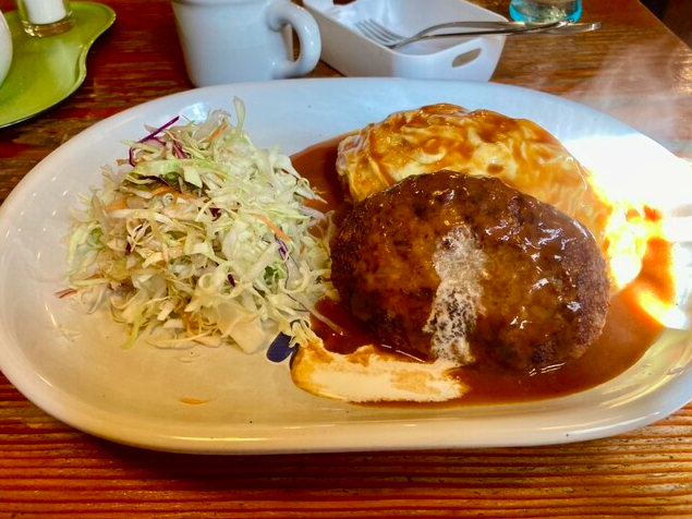 ハンバーグオムライス