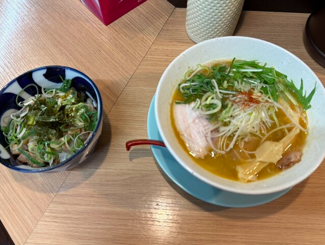 金の麦味噌ラーメン+焼豚丼