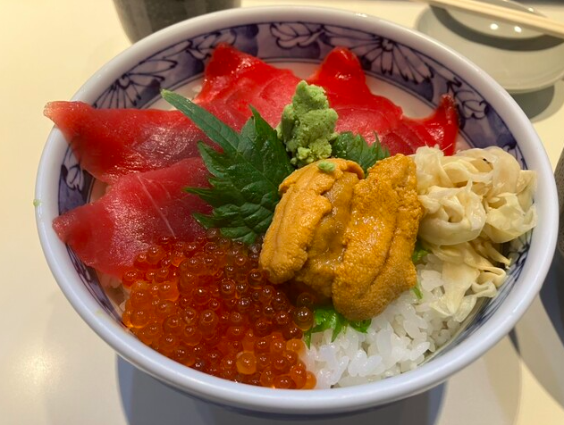 まぐろ3種盛り丼