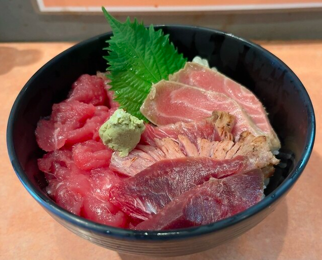 希少丼(マグロの頭肉、ほほ肉、あご肉)