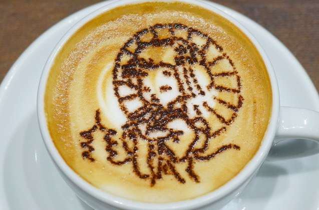 名物「舞妓はんカプチーノ」