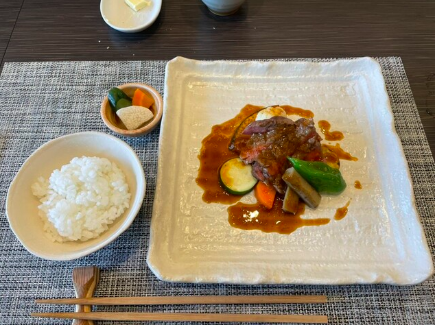 ランチコース メイン 牛肉のステーキ