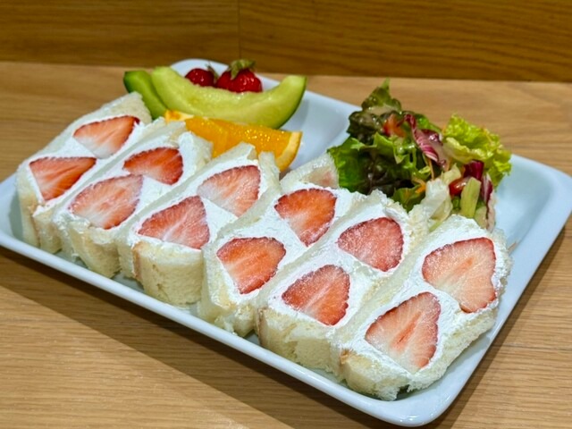 いちごサンド