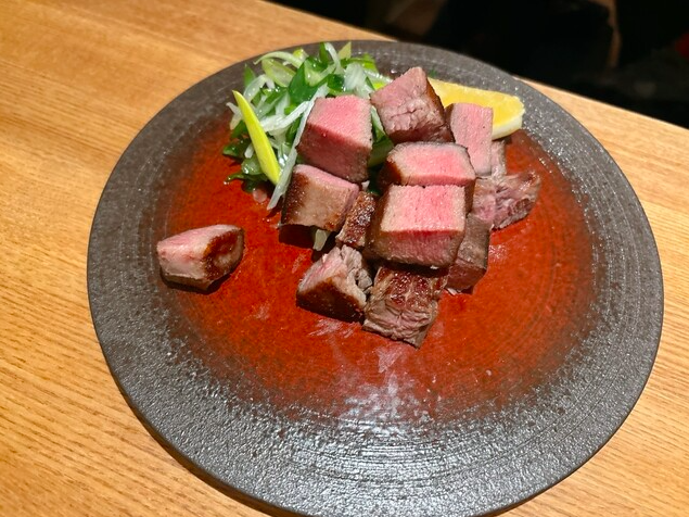 牛タンのカットステーキ
