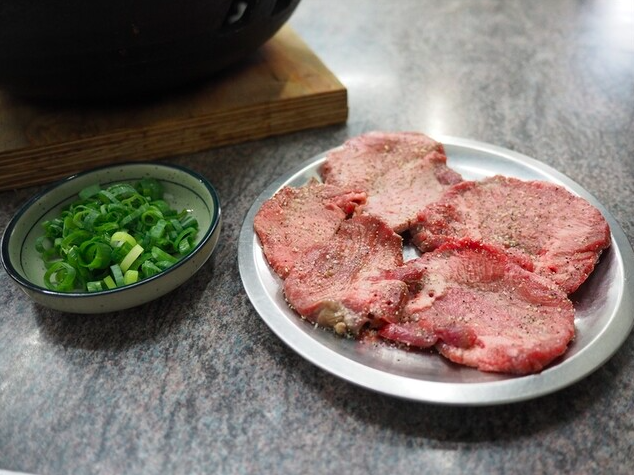 上タン