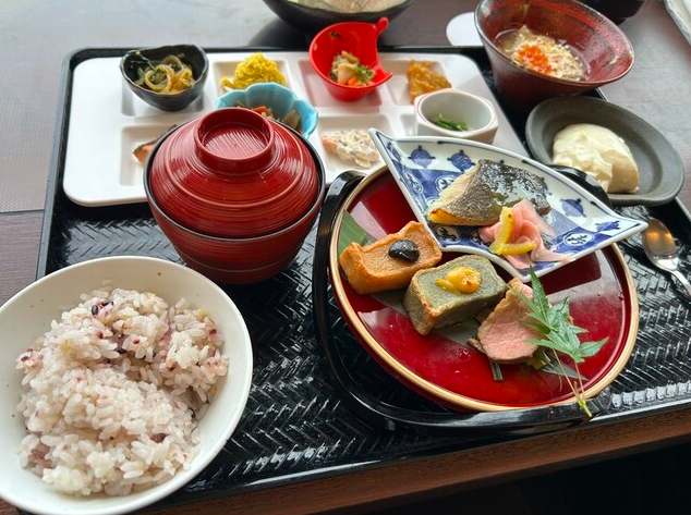 京三昧のおばんざいプレート