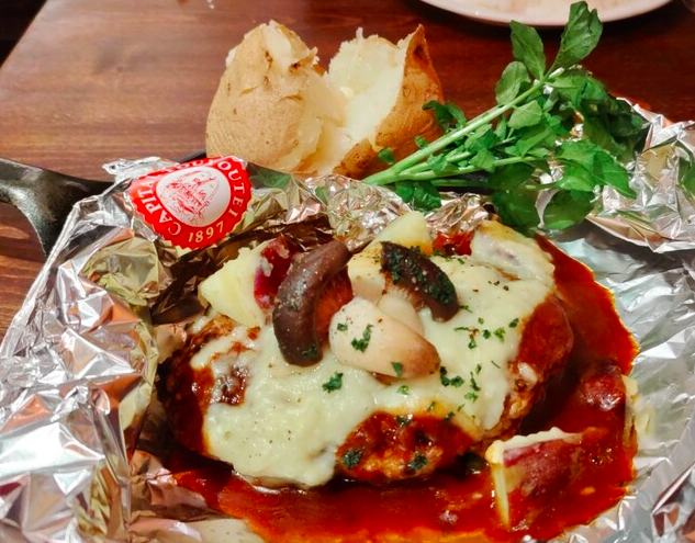 さつまいもと大黒しめじのハンバーグステーキ