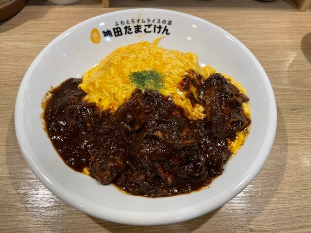 ビーフシチューオムライス