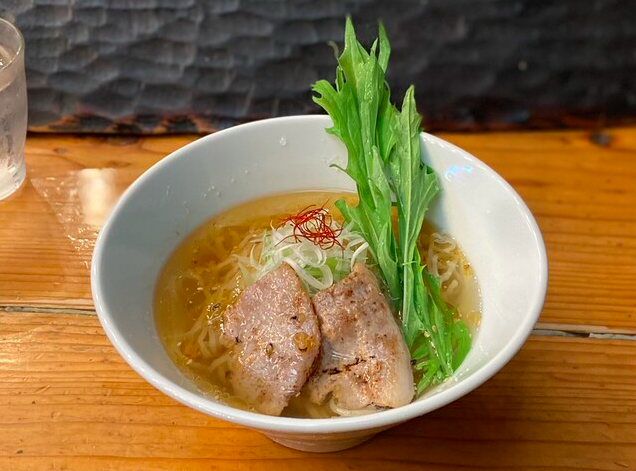 潮薫醤油ラーメン