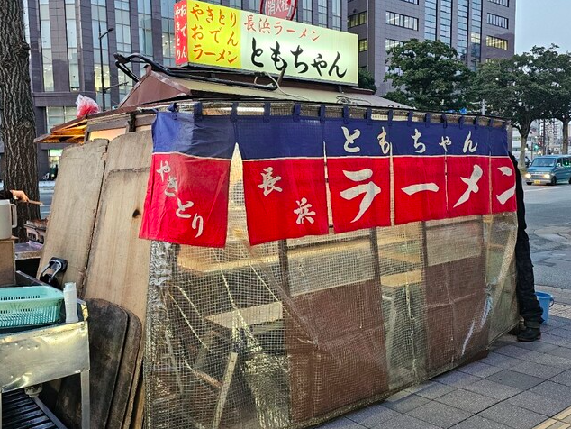 【長浜ラーメン 屋台 ともちゃん】串とおでんと焼きラーメンがそろう福岡屋台