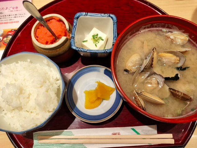 朝の貝汁定食 (明太子食べ放題)