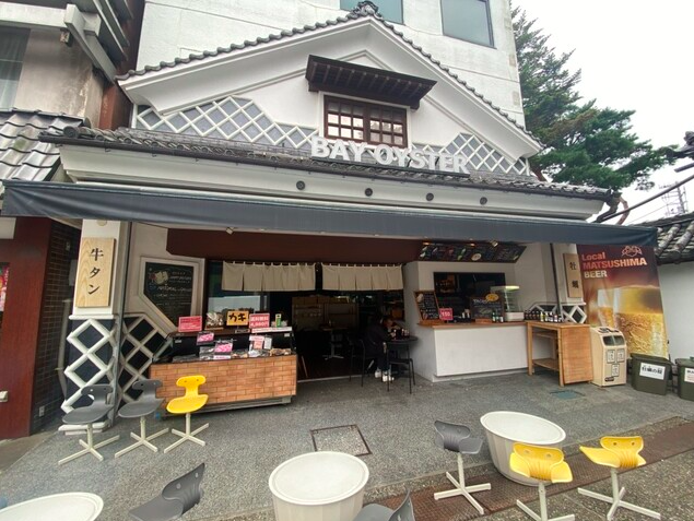 【BAY-OYSTER】テラスで潮風を感じながら味わう多彩な牡蠣料理