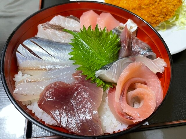 海鮮丼