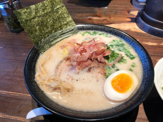 塩とんこつラーメン