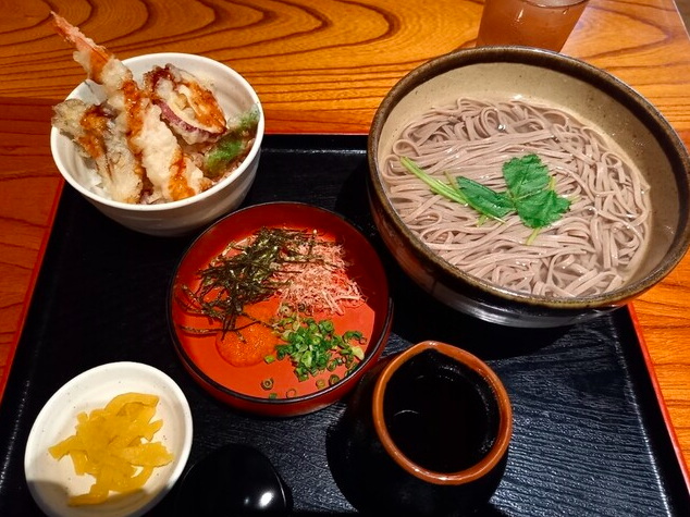 釜揚げそばと天丼のセット
