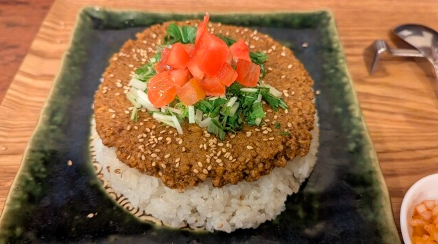 夜限定 鶏挽き肉のドライカレー