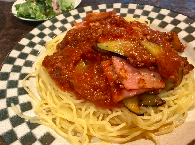 特製トマトソースのナスとベーコン (麺大盛り)